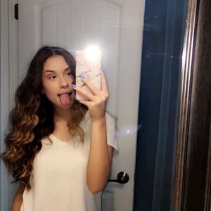 Meet your Posher, Gabriella